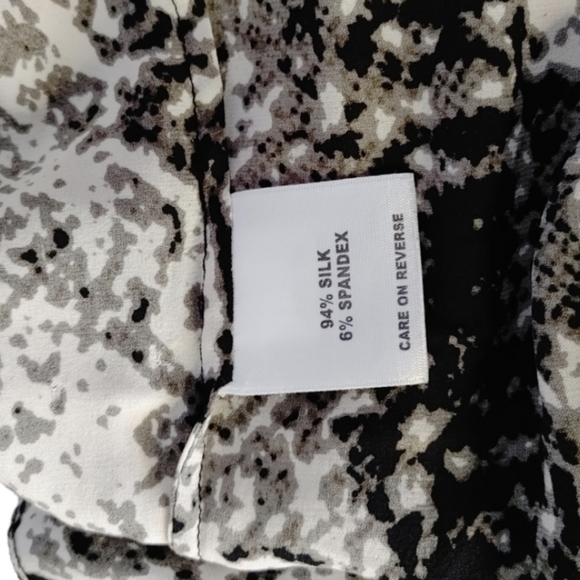 St. John Snake Skin Print Silk Pleated Skirt & Blouse Set - Picture 5 of 15